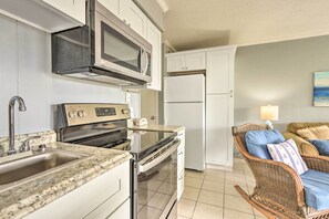 Apartment (1 Bedroom) | Interior - Steps to Beach: Ocean-view Hilton Head Villa! (Hilton Head Island)