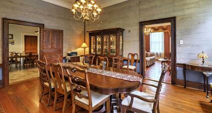 Historic Lafayette Retreat w/ Guest House!