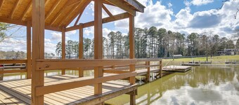 Pet-friendly Lakehouse: View Tower + Fire Pit!