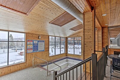 Comfy Lutsen Mountain Villa w/ Balcony & Grill