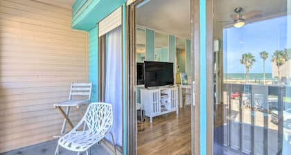 Beachside Corpus Christi Condo w/ Amenities!