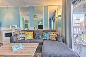 Apartment (1 Bedroom) | Interior - Beachside Corpus Christi Condo w/ Amenities! (Corpus Christi)