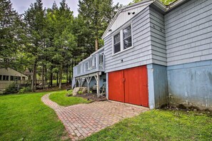 Exterior - Waterfront Sebago Lake Cottage W/dock + Beach (Raymond)