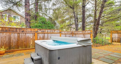 Rockaway Beach Home w/ Hot Tub: 4 Blocks to Beach!