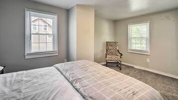 Rumah (4 Bedrooms) | 4 kamar tidur, setrika/meja setrika, dan seprai linen