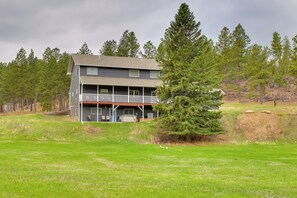 Interior - Black Hills Home w/ Mickelson Trail Access! (Hill City)