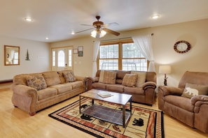 House (5 Bedrooms) | Interior