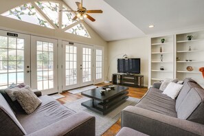 Casa (Multiple Bedrooms) | Interior