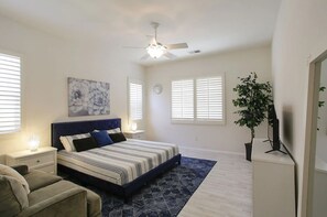 3 عدّة غرف نوم ومكتب ومكواة/لوح كي وسرير سفر