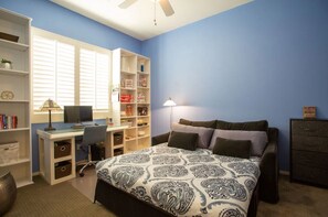 3 bedrooms, desk, iron/ironing board, travel crib