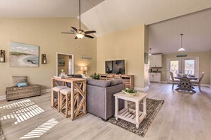 Fernseher, Kamin, iPod-Dockingstation, Bücher