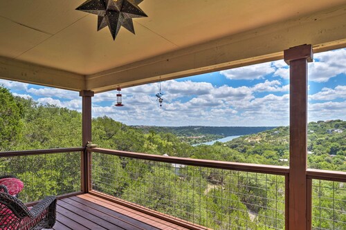 2 Furnished Decks & Lake Views: Austin Escape