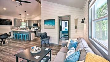 Cottage (2 Bedrooms) | Interior
