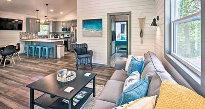 Grand Lake Cottage w/ Hot Tub in Eucha