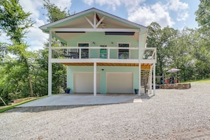 Cottage (2 Bedrooms) | Interior - Grand Lake Cottage w/ Hot Tub in Eucha (Eucha)