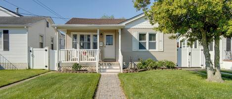 House (3 Bedrooms) | Front of property