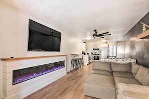 Apartment (1 Bedroom) | Interior - The Cottages: Skiers Escape Half-mi to Eagle Point (Beaver)