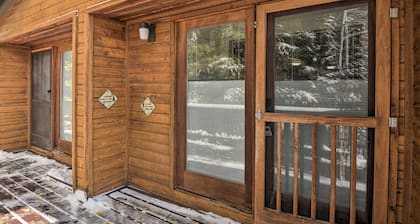 The Cottages: Sweet Skiiers Escape On The Resort!