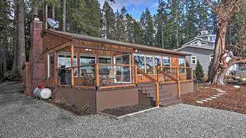 House (2 Bedrooms) | Front of property