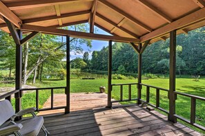 Terrace/patio - Hayesville Cottage On 20-acre Farm w/ Fish Pond! (Hayesville)