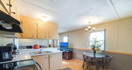 Waterloo Home: Walk to Pickwick Lake Fishing Pier!