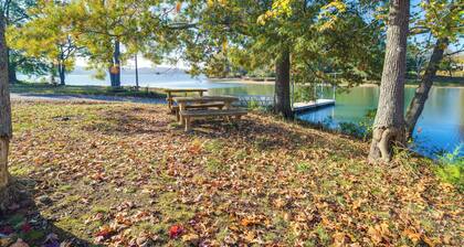 Waterloo Home: Walk to Pickwick Lake Fishing Pier!