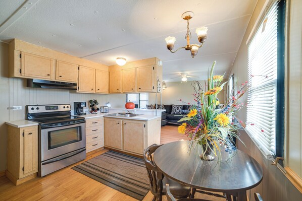 House (2 Bedrooms) | Interior