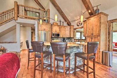 5 Mi to Crescent Lake: Dog-friendly Oregon Getaway