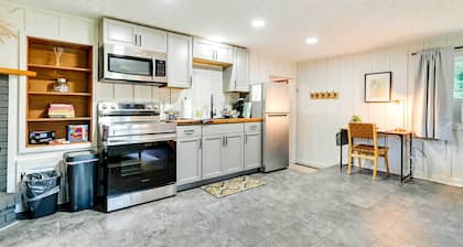 Modern Studio < 13 Mi to Saratoga Racetrack!