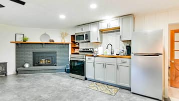 Apartment (0 Bedroom) | Interior