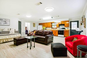 House (1 Bedroom) | Interior