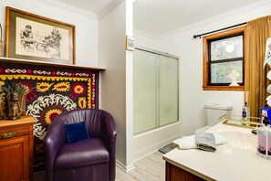 House (1 Bedroom) | Interior - Doyline Cottage w/ Large Porch & Lake Access! (Doyline)