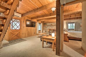 Interior - 'stonewood Lodge' Home w/ Deck in Glenville! (Glenville)