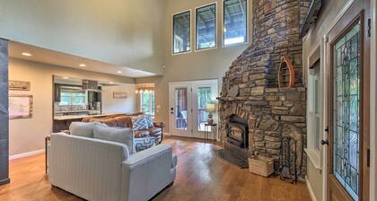 Waterfront Beaver Lake Hideaway w/ Kayaks & More!