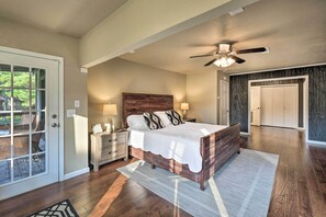 House (4 Bedrooms) | Interior - Waterfront Beaver Lake Hideaway w/ Kayaks & More! (Springdale)