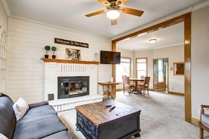 House (3 Bedrooms) | Interior - Monument Retreat - Walk to Local Dining & Shopping (Monument)