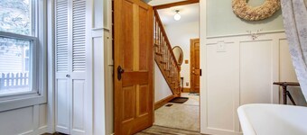 Monument Retreat - Walk to Local Dining & Shopping