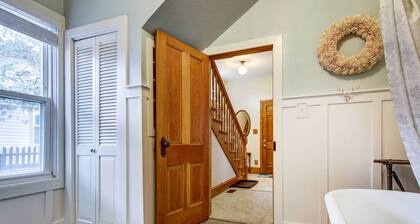 Monument Retreat - Walk to Local Dining & Shopping