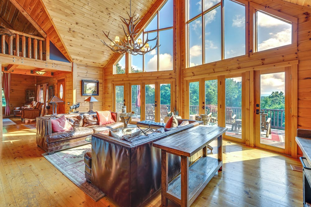 Luxury Log Cabin w/ EV Charger & Mtn Views! - Allamuchy Township, NJ