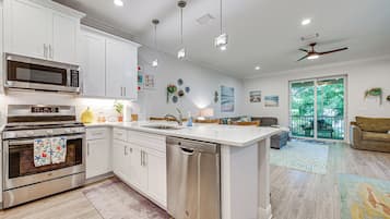 ุงูู
ูุดุฃุฉ ู
ู ุงูุฏุงุฎู