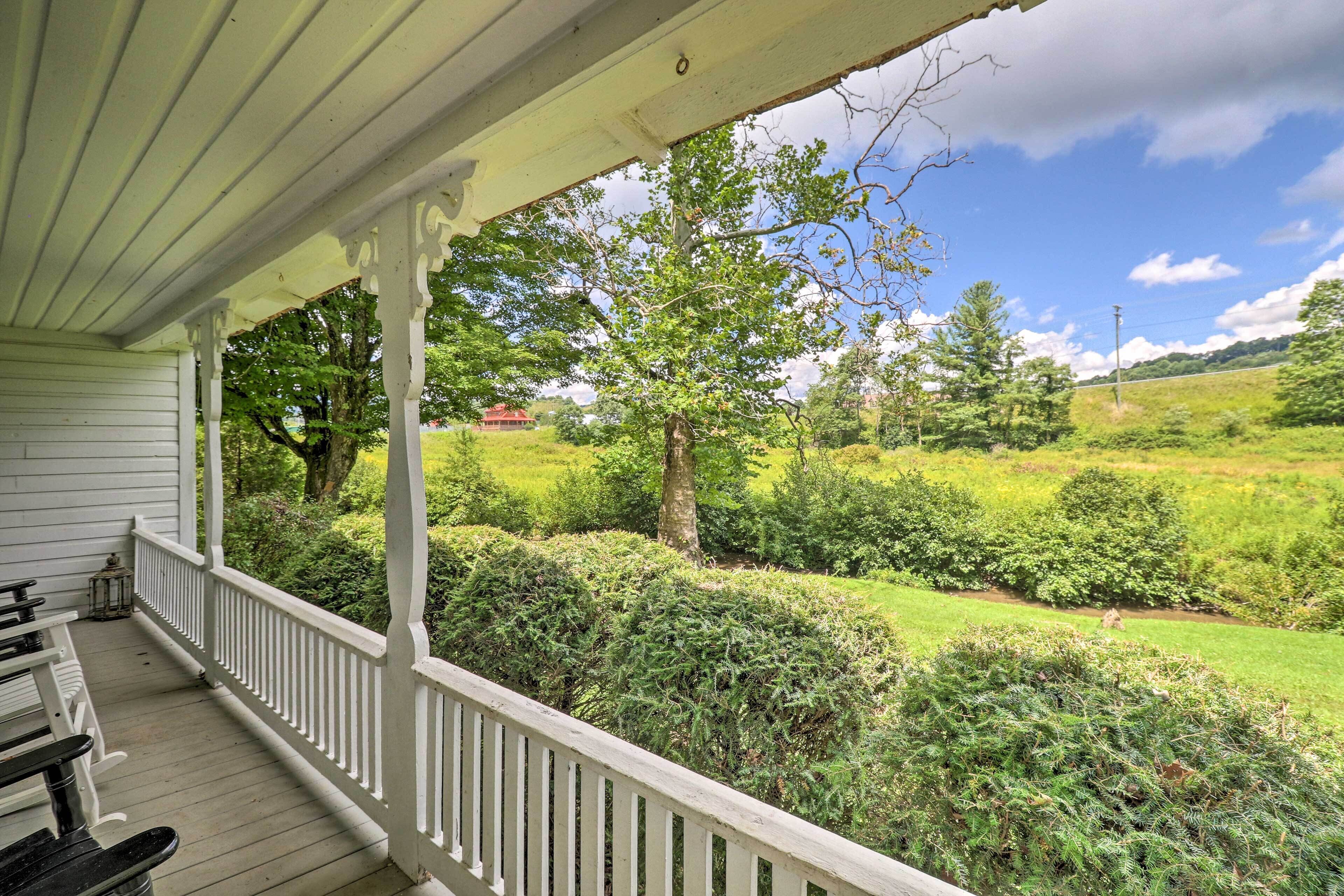 Cottage (4 Bedrooms) | Front of property