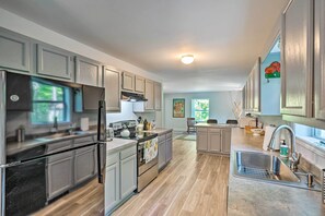 Interior - Peaceful Athens Retreat at Sleepy Hollow Lake (Coxsackie)