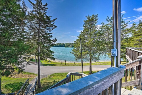 Peaceful Athens Retreat at Sleepy Hollow Lake