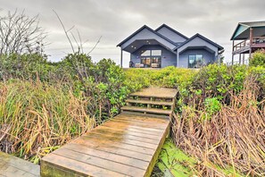 House (3 Bedrooms) | Interior - Modern Ocean Shores Getaway With Dock! (Ocean Shores)