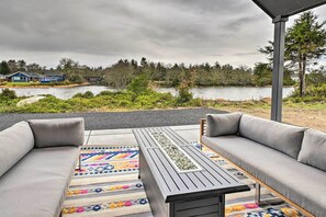 House (3 Bedrooms) | Interior - Modern Ocean Shores Getaway With Dock! (Ocean Shores)