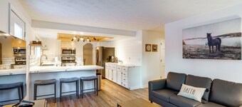 'northern Bliss' Modern Mtn-view Home in Fairbanks