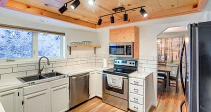 'northern Bliss' Modern Mtn-view Home in Fairbanks