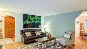 House (4 Bedrooms) | Interior