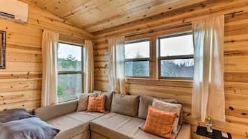 House (1 Bedroom) | Interior