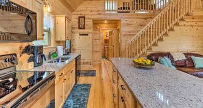 Cozy Mtn Cabin: Spacious Deck & Forest Views!